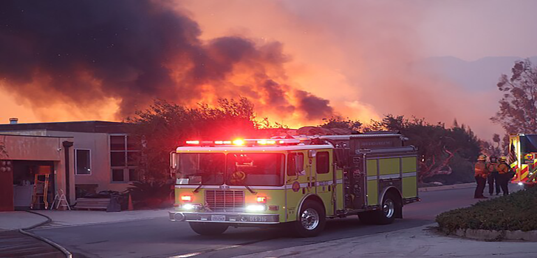 آخر أخبار حرائق الغابات في منطقة لوس أنجلوس وتحسن السيطرة عليها